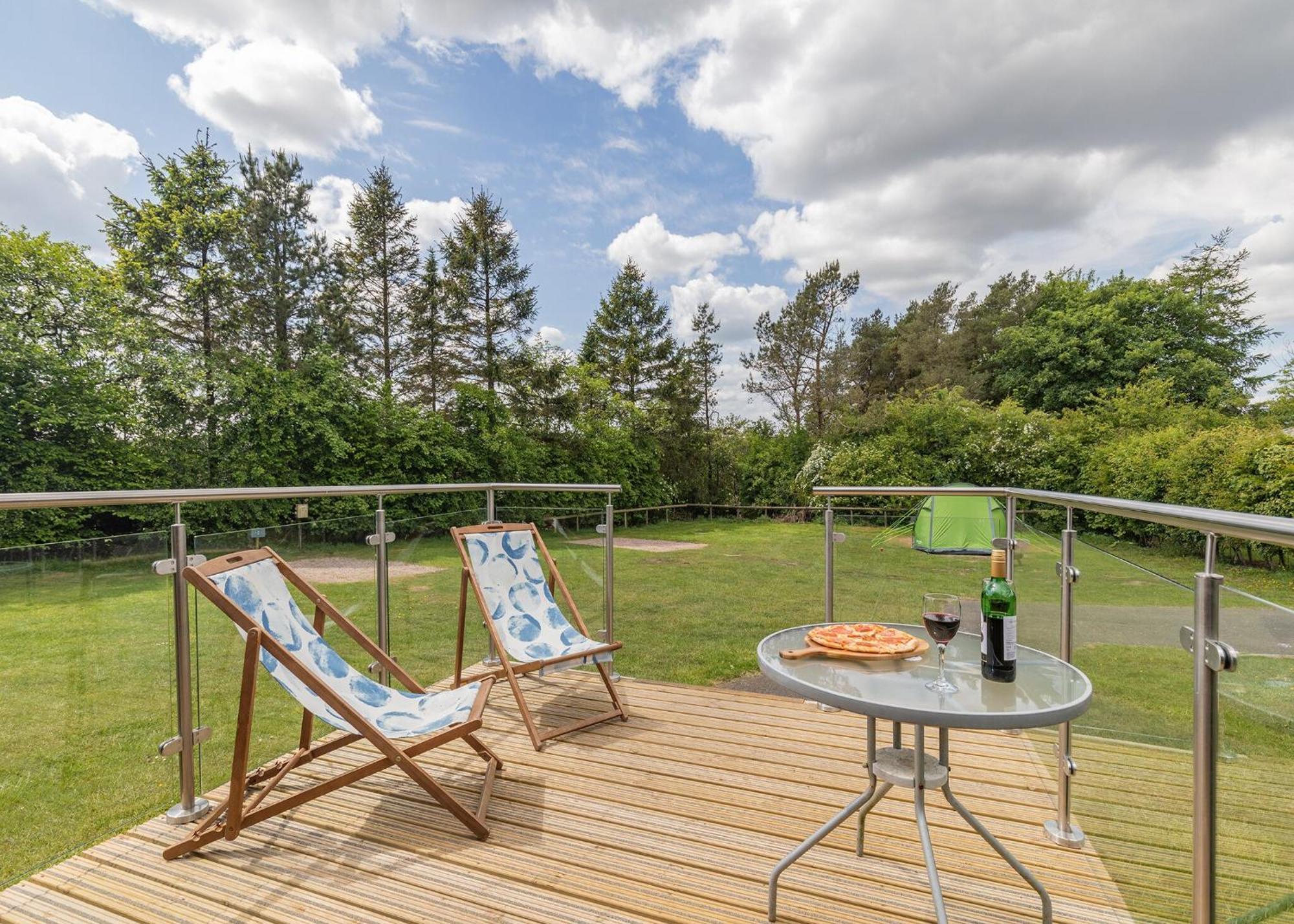 Longnor Wood Holiday Park Exterior foto